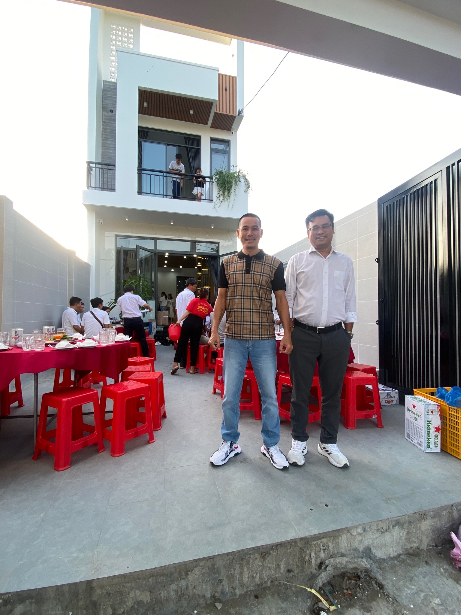 Read more about the article Nhà Phố 2 Tầng 5x24m có Ghiếng Trời Tiểu Cảnh – Không gian sống lý tưởng 