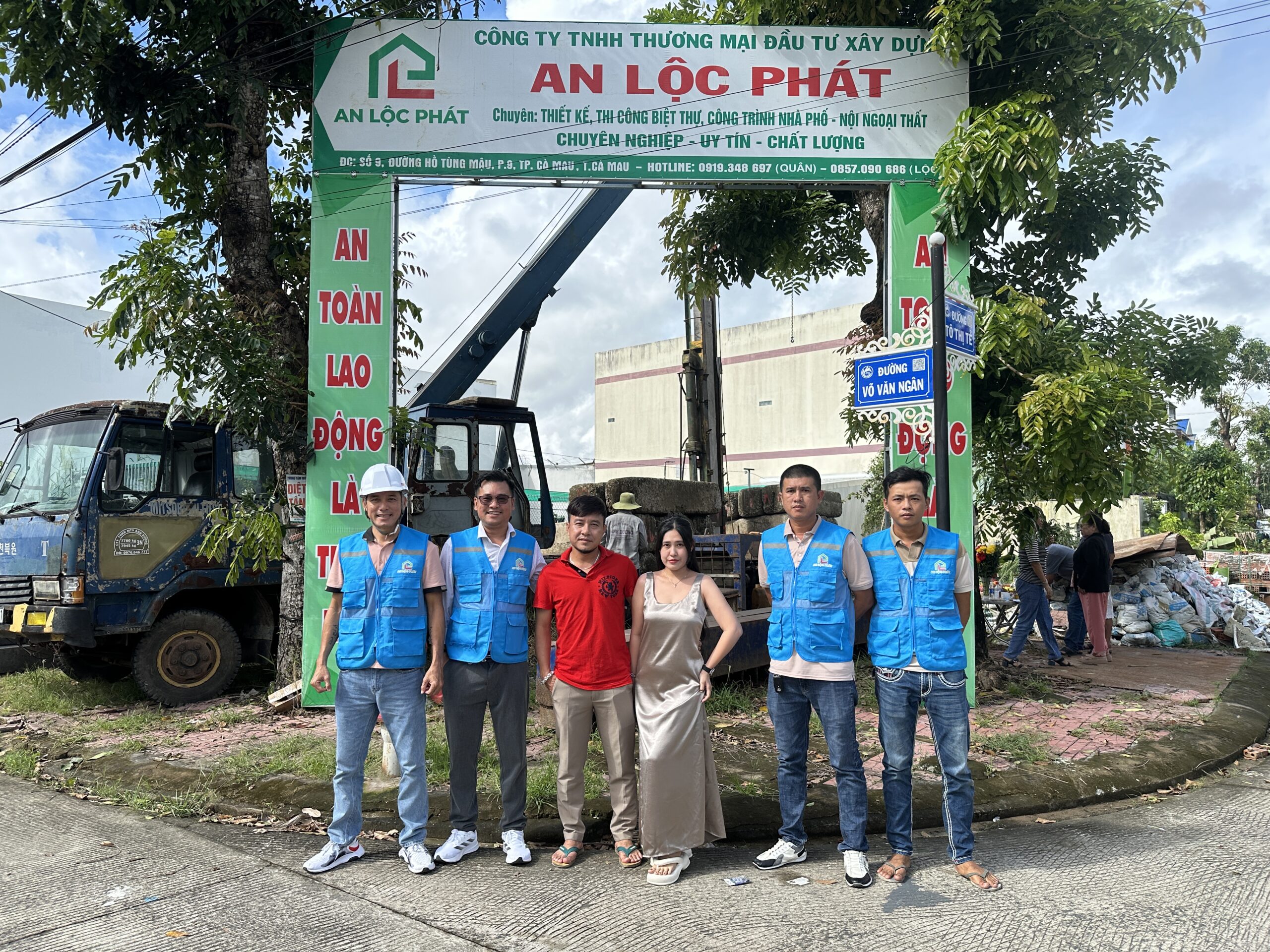 Read more about the article AN LỘC PHÁT KHỞI CÔNG 4 CÔNG TRÌNH NHÀ PHỐ TRONG CÙNG NGÀY TẠI TRUNG TÂM TP. CÀ MAU 